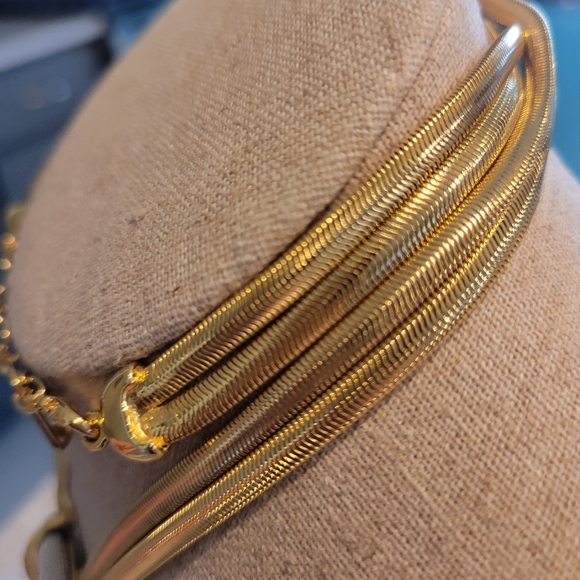 VINTAGE BEAUTIFUL 24"LONG NECKLACE BY JOANS NEW YORK - Picture 3 of 5